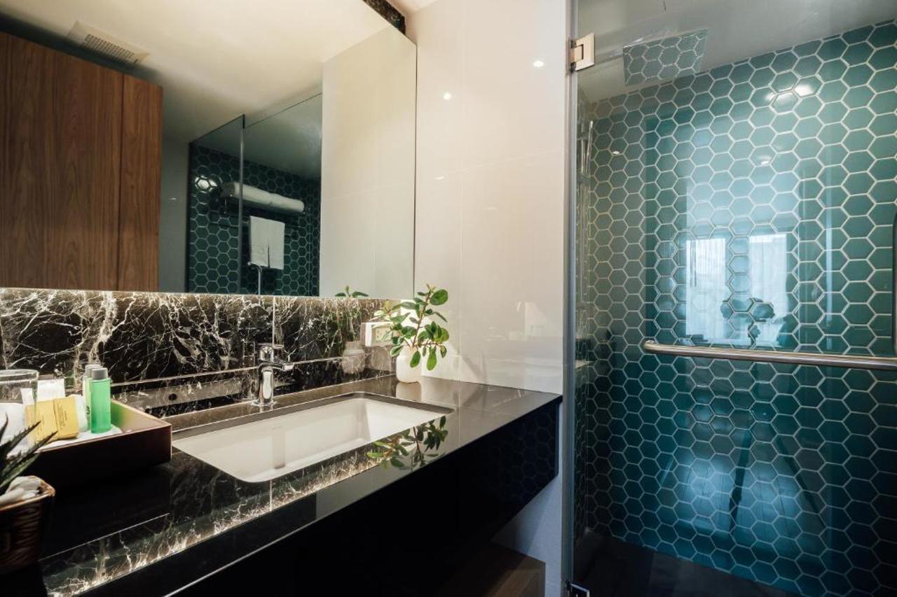 Montana Bangkok Hotel & Residence Экстерьер фото